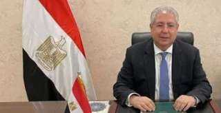 سفير مصر بالكويت يناقش تشكيل لجنة متخصصة لتزويد الكويت بالعمالة الماهرة