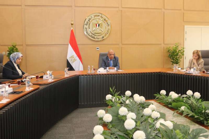 لقاء وزير الكهرباء