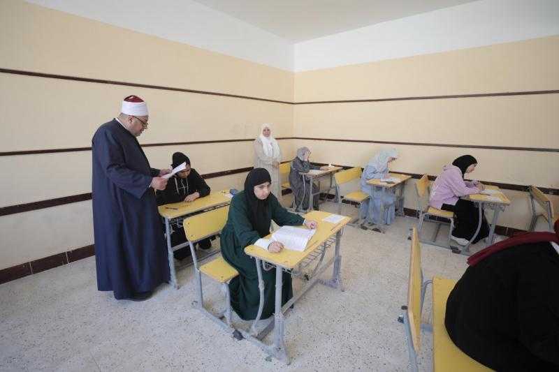 ‏رئيس قطاع المعاهد الأزهرية يتفقّد لجنة امتحانات طلاب فلسطين