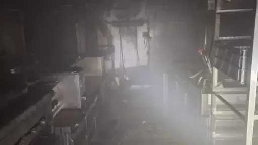 حريق  يلتهم محتويات مطعم بوسط مدينة المنيا