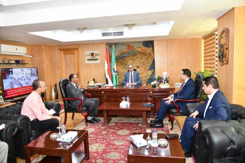 محافظ الفيوم يناقش الاستعدادات والرؤى المنهجية لتنظيم معرض الفيوم للكتاب