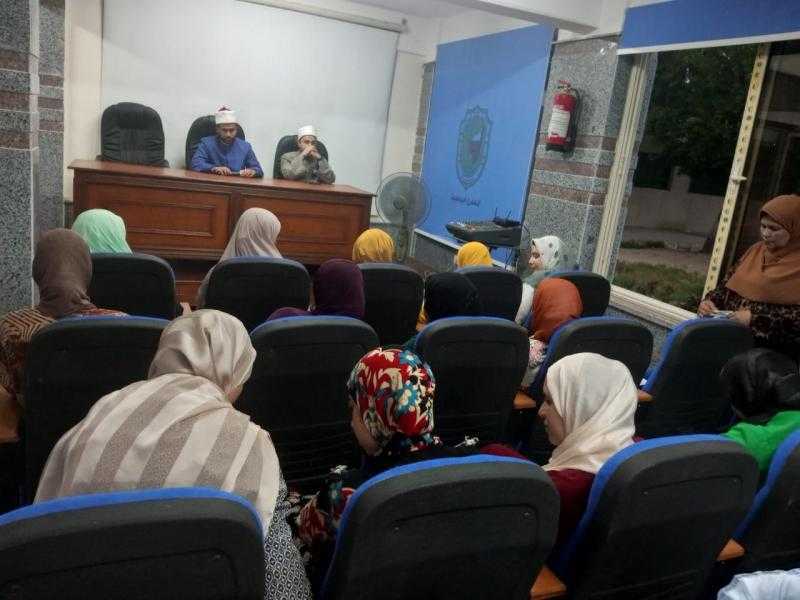 مدن سوهاج الجامعية تنظم ندوة توعوية للطالبات بعنوان أسرة مستقرة = مجتمع آمن