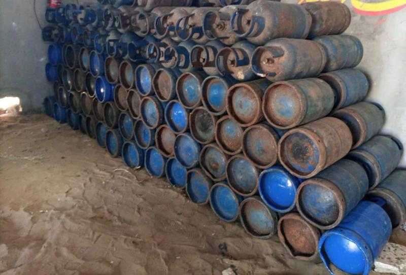 ضبط سيارة محملة باأنابيب الغاز قبل بيعها بالسوق السوداء بالغربية