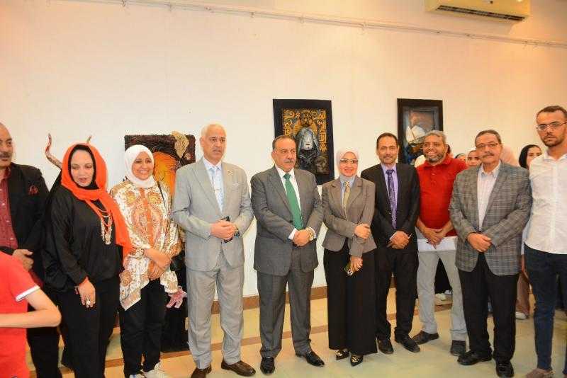 قضايا… معرض فني لطلاب كلية التربية النوعية بجامعة أسيوط بقصر ثقافة أسيوط