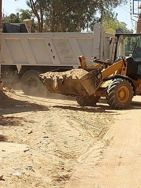إزالة ورفع 57 طن أتربة وتراكمات وقمامة خلال حملات نظافة مكثفة بمركز الطود بالأقصر