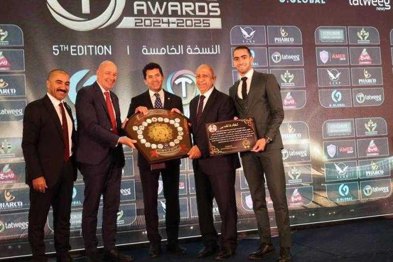 لأكاديمية العربية بالقاهرة تتوج بالمركز الأول في بطولة الجامعات.. وتتصدر مبادرة ”100 يوم رياضة”