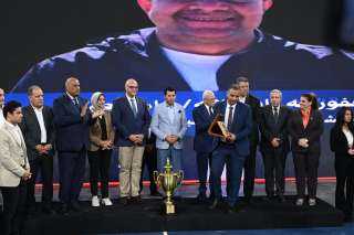 وزير الرياضة ومحافظ القليوبية يشهدان نهائي دوري مراكز الشباب لكرة اليد