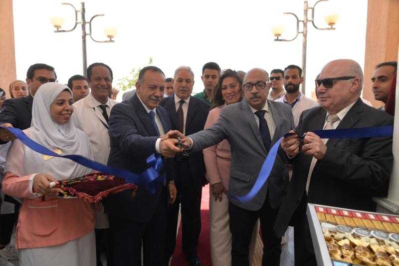 محافظ أسيوط يفتتح وحدة طب الأسرة بمدينة ناصر غرب المحافظة