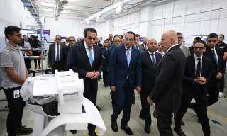 مدبولي يتفقد أول مصنع في مصر والشرق الأوسط لإنتاج أجهزة السونار والرنين المغناطيسي بـ 6 أكتوبر