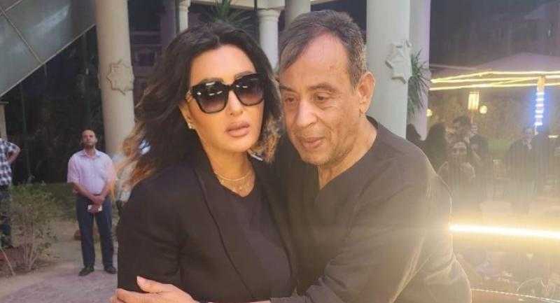 في أول ظهور لها..لطيفة تقدم واجب العزاء في وفاة المهندس محمد الشرنوبي