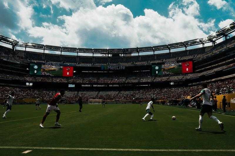 إيقاف مباراة الأهلي وبالميراس بسبب إنذار بعاصفة رعدية في ملعب اللقاء.. فيديو