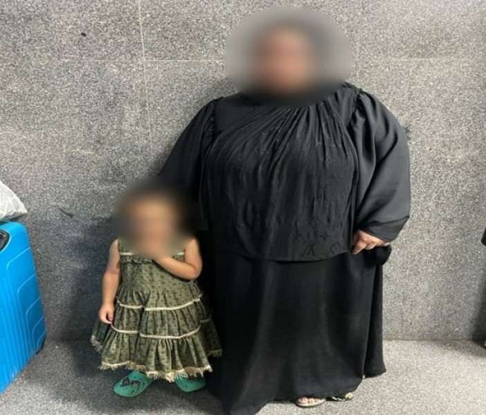 أمن القاهرة يُعيد طفلة تائهة إلى أحضان والدتها