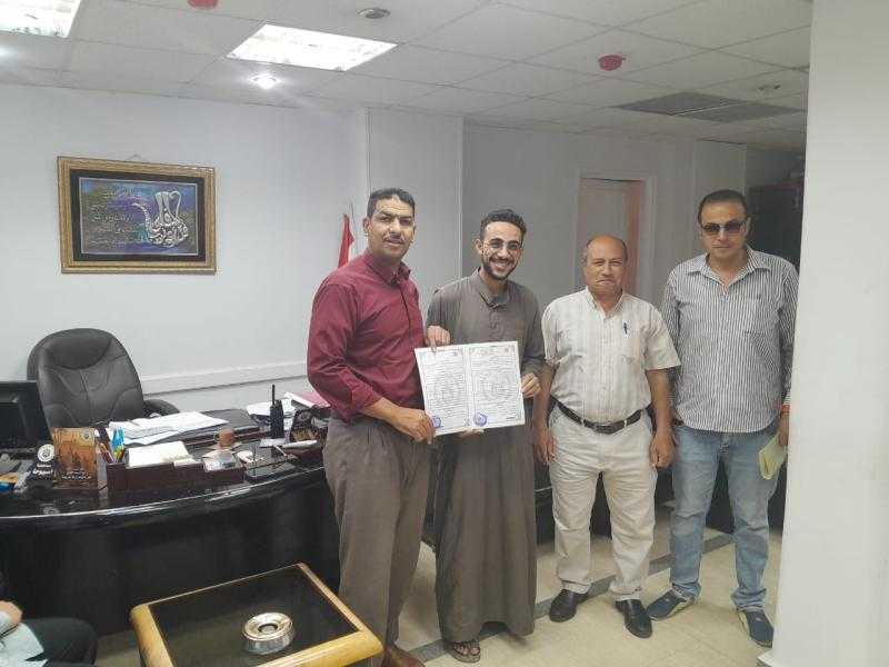 محافظ أسيوط: تسليم عقود تقنين أوضاع اليد على أراضي الدولة لمستحقيها بديروط
