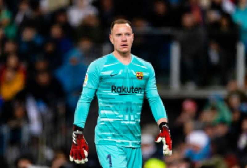صراع محتدم بين تير شتيجن وفليك على حراسة مرمى برشلونة