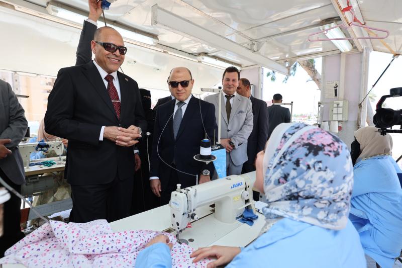 وزير العمل 