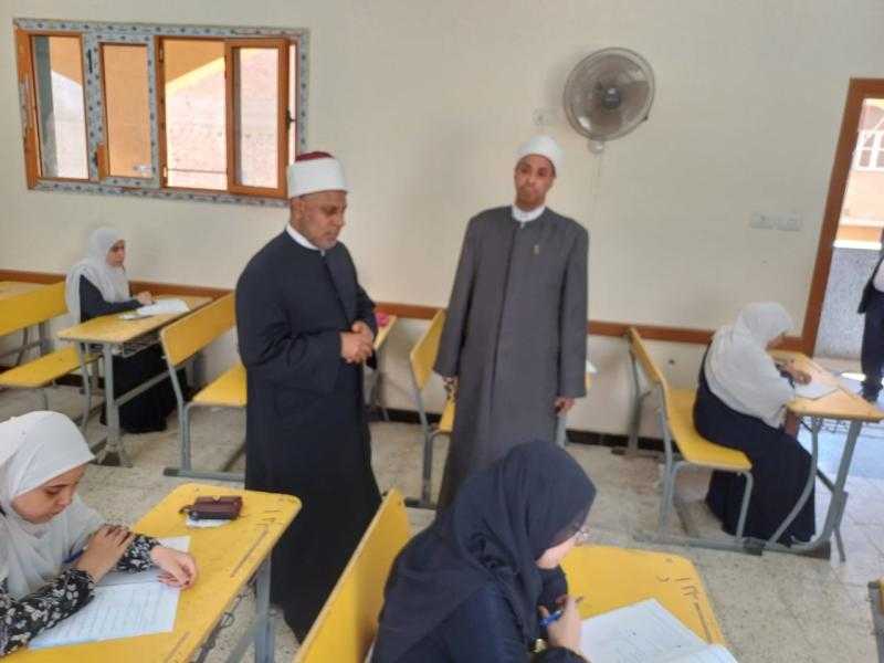 متابعة ميدانية من قطاع المعاهد الأزهرية لامتحان الصرف بالقسم الأدبي دون شكاوى من الأسئلة