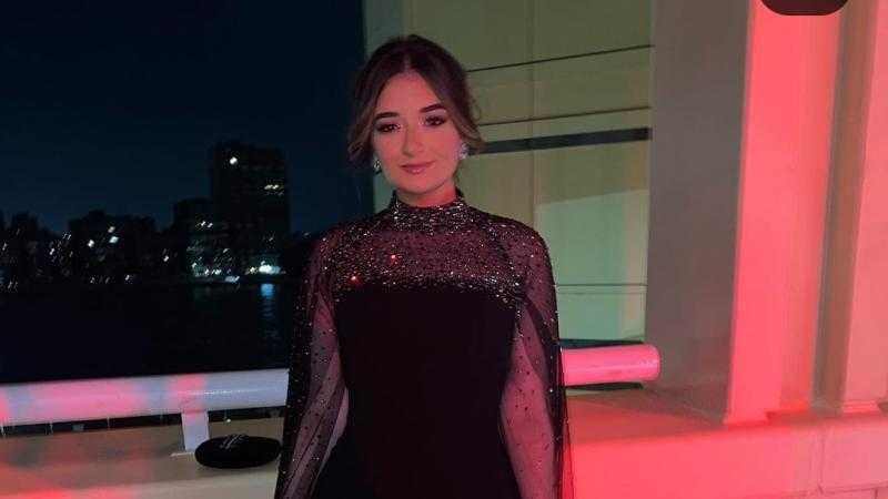أحدث ظهور لملك أحمد زاهر بعد أزمتها الصحية