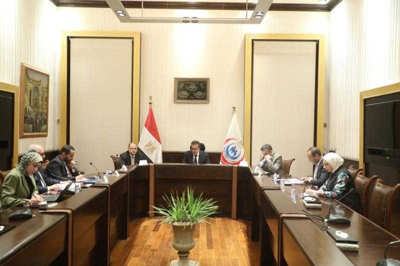 وزير الصحة يناقش مع هيئتي الدواء والشراء الموحد آليات ضمان كفاءة واستدامة منظومة الإمداد الدوائي