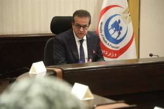 وزير الصحة يناقش مع هيئتي الدواء والشراء الموحد آليات ضمان كفاءة واستدامة منظومة الإمداد الدوائي