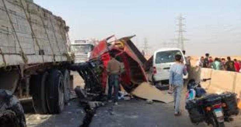 مصرع شخص وإصابة 5 في حادث تصادم بطريق إدفو الزراعي بأسوان