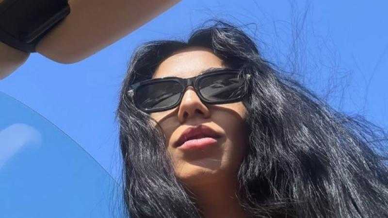 سلمى أبو ضيف تتألق في جلسة تصوير جديدة وتستعد لعرض فيلمها ”إن شاء الله الدنيا تتهد”