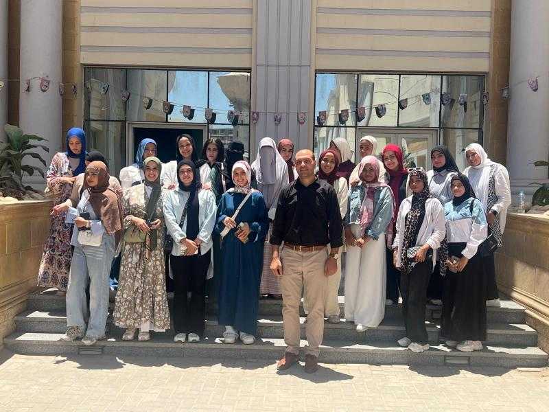 طلاب كلية الحقوق بجامعة حلوان الأهلية يستعدون للتدريبات الصيفية عقب انتهاء اختبارات نهاية العام