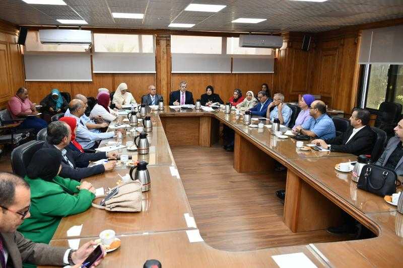 انعقاد مجلس الدراسات العليا بجامعة قناة السويس