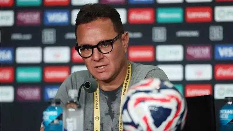 من على كرسي متحرك.. بنهاشم يقود الوداد أمام العين في بطولة كأس العالم للأندية