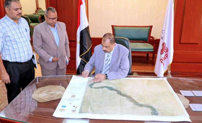 محافظ سوهاج يعتمد الحدود الإدارية الجديدة للمحافظة