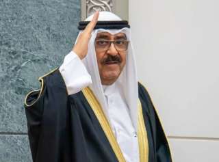 أمير الكويت يترأس اجتماعًا لمجلس الدفاع الأعلى