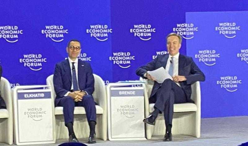 وزير الاستثمار والتجارة الخارجية يشارك بفعاليات المنتدى الاقتصادي العالمي بالصين