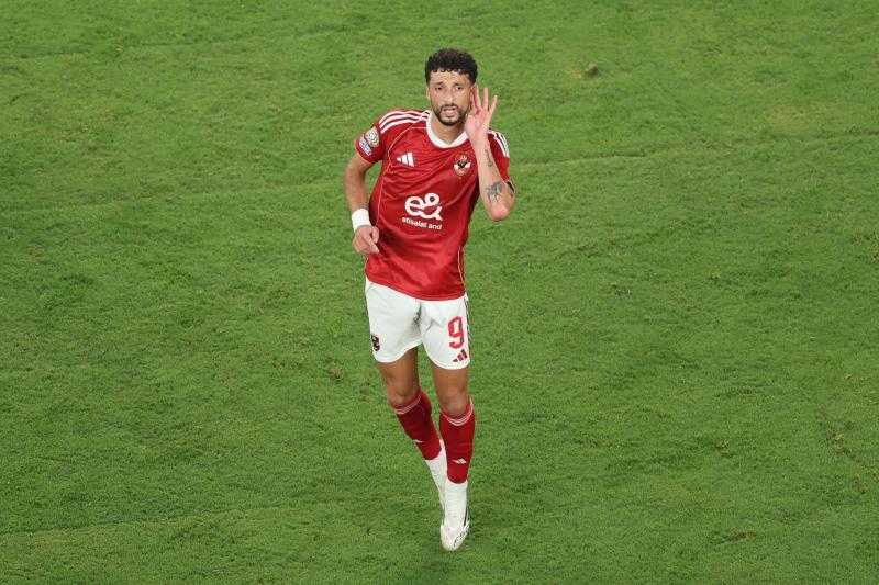 الأهلي يتلقى عرضًا خليجيًا ضخمًا لرحيل هدافه وسام أبو علي