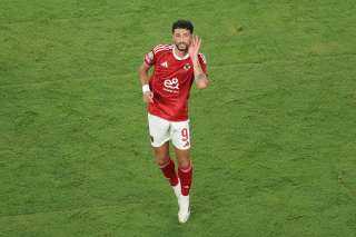 الأهلي يتلقى عرضًا خليجيًا ضخمًا لرحيل هدافه وسام أبو علي
