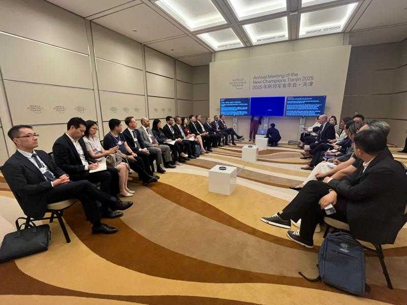وزيرة التخطيط والتعاون الدولي تلتقي ممثلي مجتمع الأعمال الصيني والمستثمرين خلال فعاليات المنتدى الاقتصادي العالمي بمدينة «تيانجين»