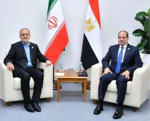 السيسي ونظيره الإيراني يشددان على أهمية استئناف مفاوضات البرنامج النووي بين واشنطن وطهران