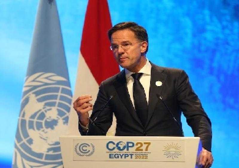 أمين عام الناتو يدافع عن إشادته بترامب