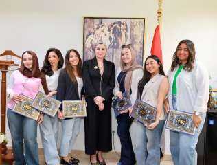 جامعة القاهرة تحتفي بتكريم طالبات قسم اللغة الاسبانية بكلية الآداب من هيئة النيابة الإدارية عن مشروع التخرج لتمكين ودمج ذوي الهمم