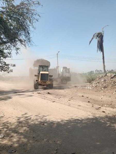 محافظ أسيوط: رفع 147 طن مخلفات وقمامة خلال حملات موسعة لرفع كفاءة منظومة النظافة بمركز صدفا