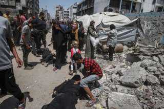 إعلام فلسطيني: طيران الاحتلال يقصف ثلاثة منازل بغزة