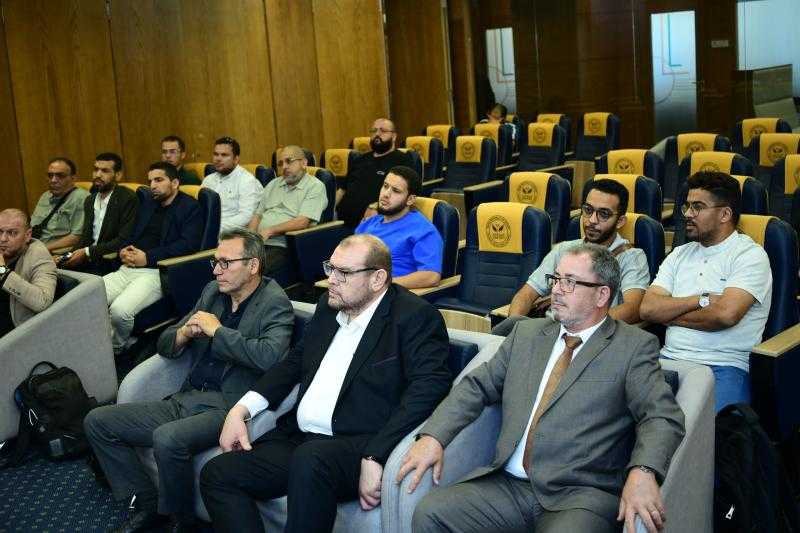 الرقابة المالية تستعرض تجربتها الرائدة في إطلاق أول سوق كربون طوعي مراقب ومنظم أمام وفد ليبي