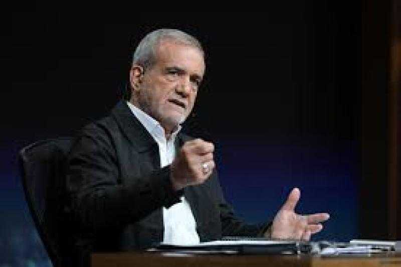 الرئيس الإيراني: لن نرضخ للضغوط وسندافع عن وطننا بعزة وكرامة