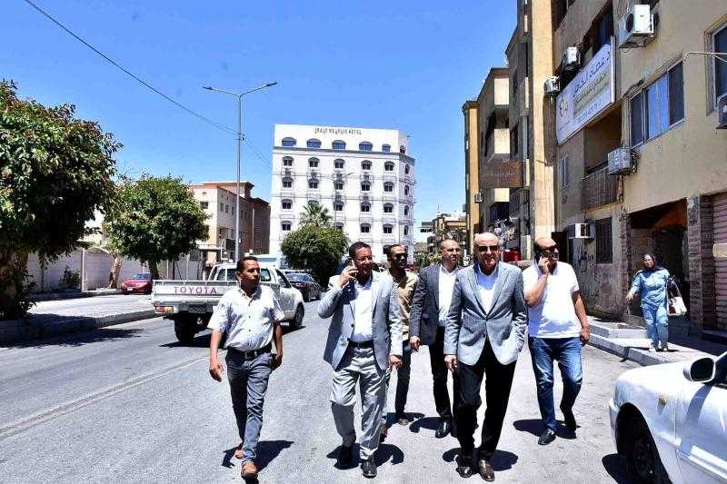 محافظ الأقصر يجري جولة ميدانية موسعة لمتابعة مستوى النظافة بمدينة الأقصر