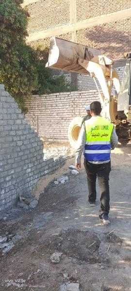 إزالة حالتين بناء مخالف دون ترخيص في مدينة الأقصر