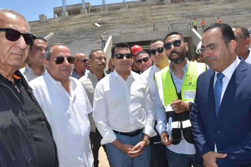 وزير الشباب والرياضة ومحافظ بورسعيد يتفقدا مشروع استاد بورسعيد الرياضي الجديد