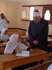 قيادات الأزهر يتابعون امتحان اللغة الإنجليزية لطلاب القسم العلمي بجميع المحافظات