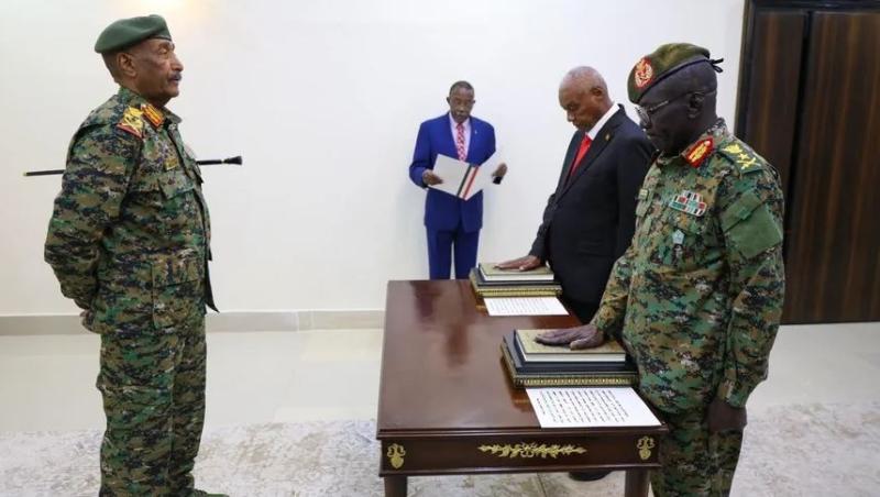 السودان: وزيرا الدفاع والداخلية يؤديان اليمين أمام البرهان
