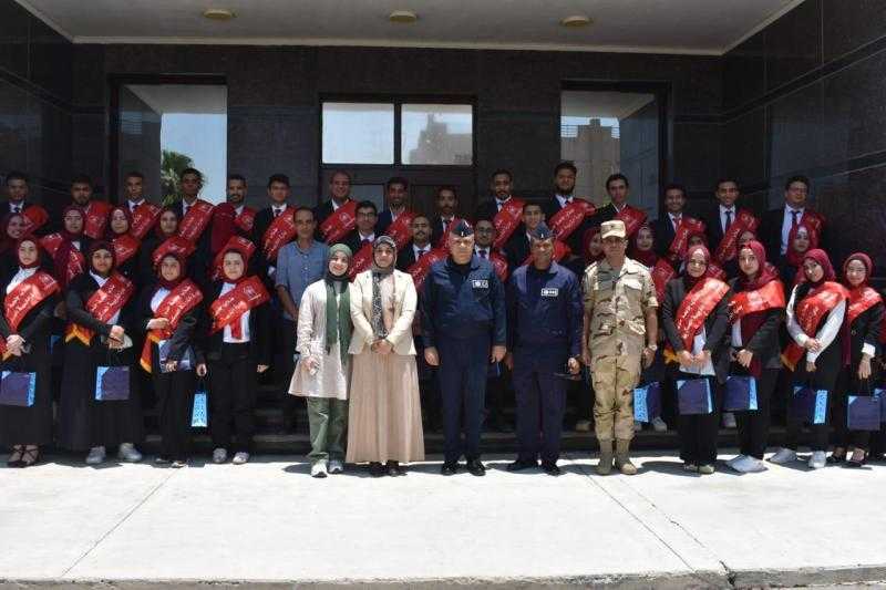 قوات الدفاع الشعبي والعسكري بالتعاون مع جامعة حلوان ينظمان زيارة ميدانية لقاعدة شرق القاهرة الجوية لتعزيز الوعي الوطني