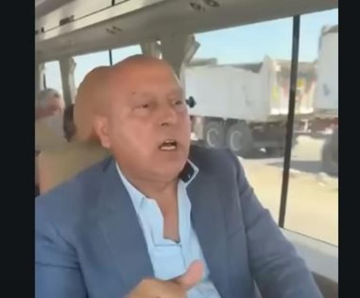 حادث المنوفية.. وزير النقل يرد على انتقادات الإعلاميين: أنا سعيد بالهجوم