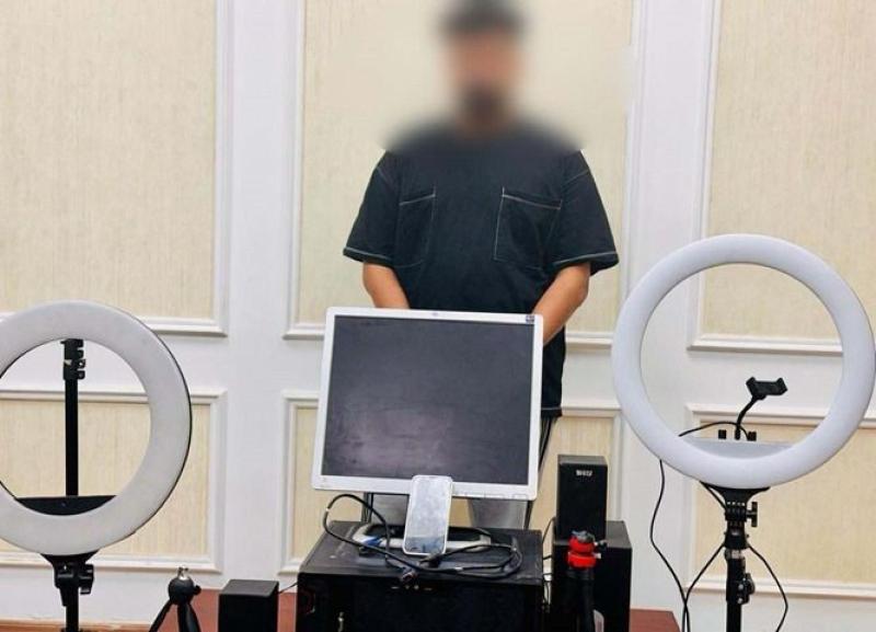 الداخلية تكشف تفاصيل القبض على بلوجر شهير لبث مقاطع فيديو مخلة بالآداب العامة فى الزاوية الحمراء