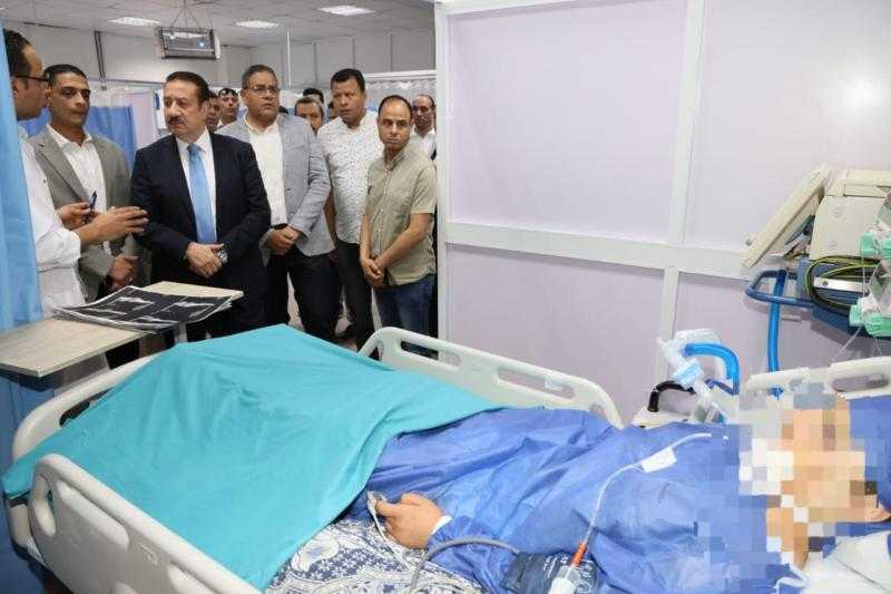 محافظ المنوفية يزور مصابي حادث الإقليمي للاطمئنان على جودة الخدمات الطبية المقدمة